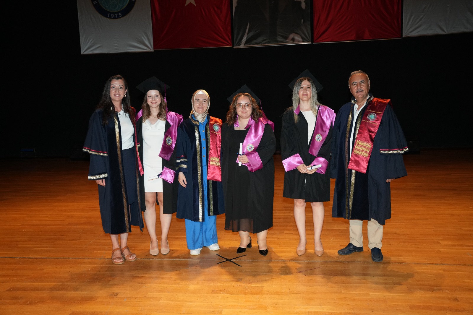 Bursa Uludağ Üniversitesi Eğitim Bilimleri Enstitüsünde Lisansüstü Mezuniyet Coşkusu Yaşandı